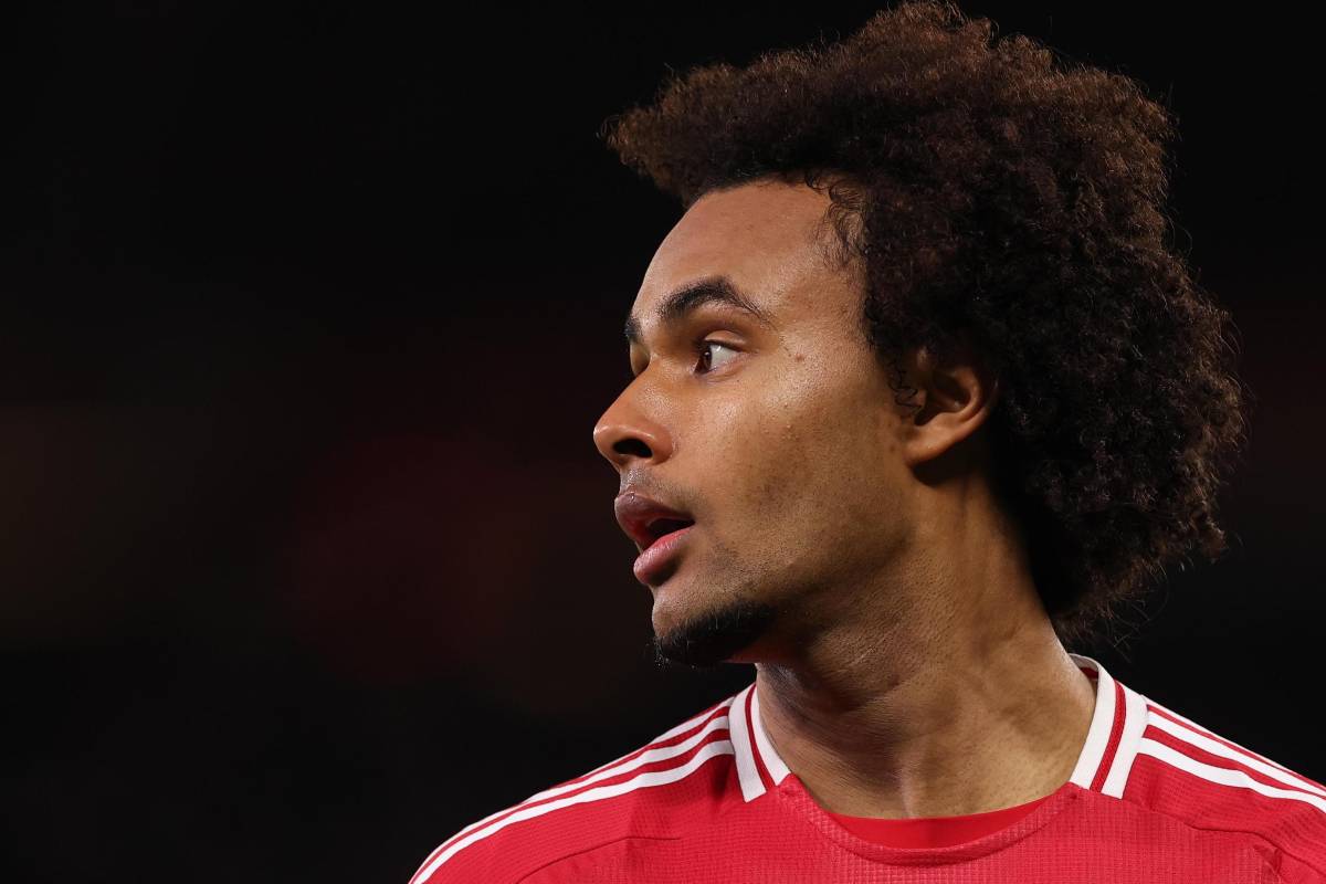 L'attaccante olandese Joshua Zirkzee in primo piano