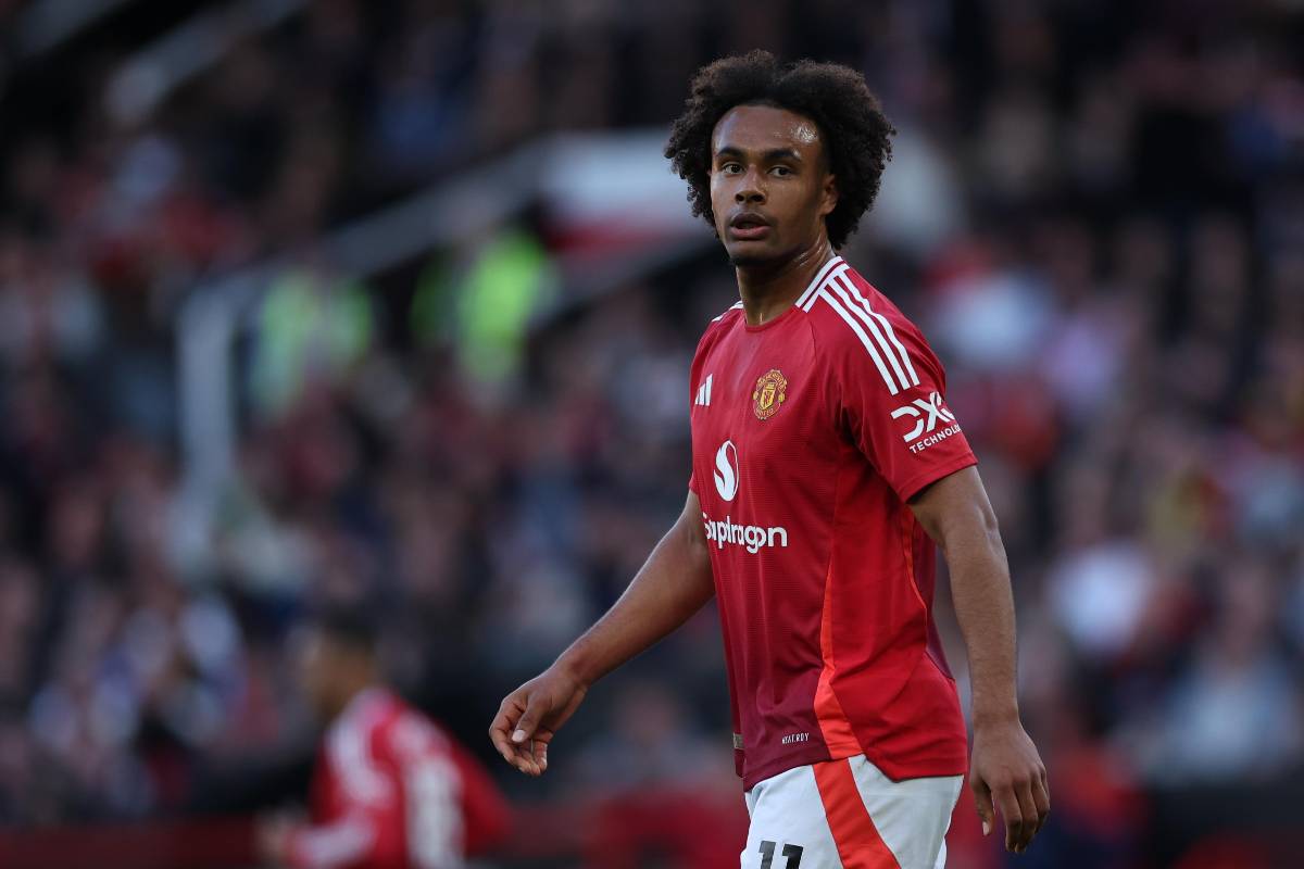 Joshua Zirkzee, attaccante del Manchester United, in campo