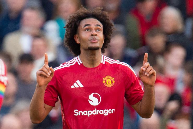 L'attaccante olandese Joshua Zirkzee durante un match giocato con il Manchester United