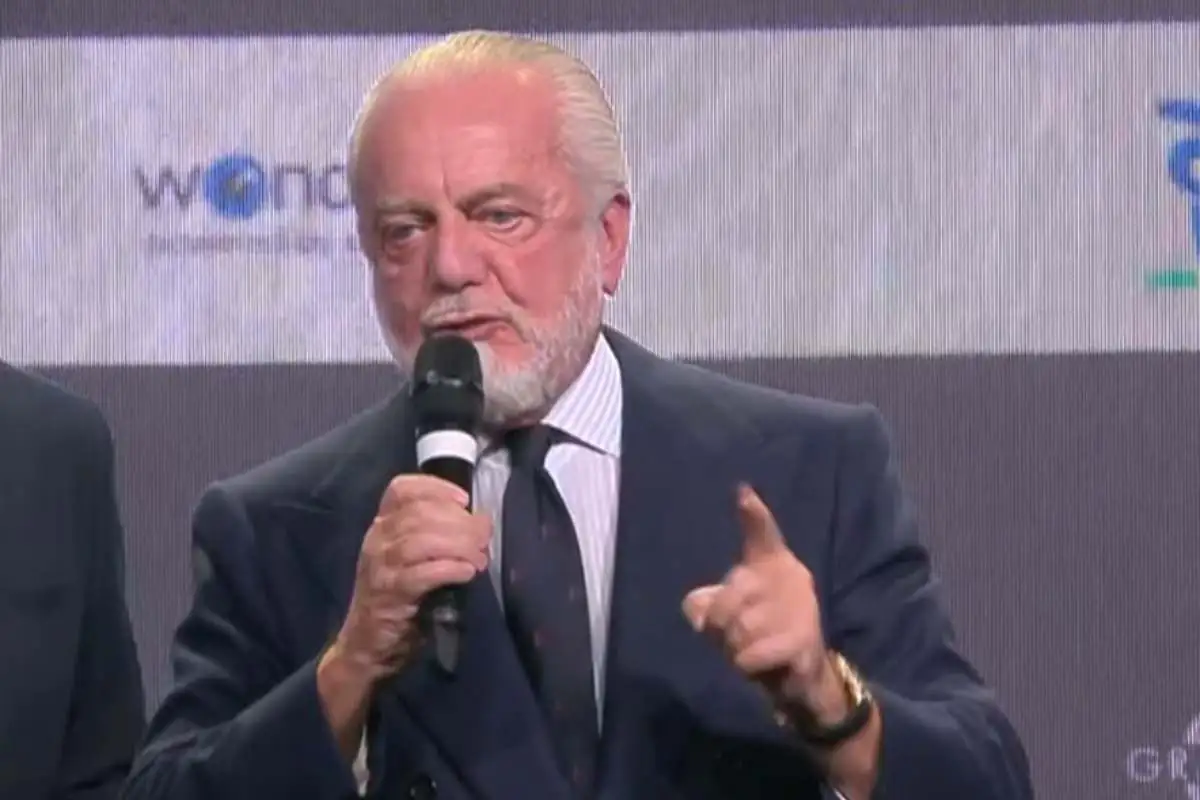 De Laurentiis sul palco del Gran Galà del Calcio