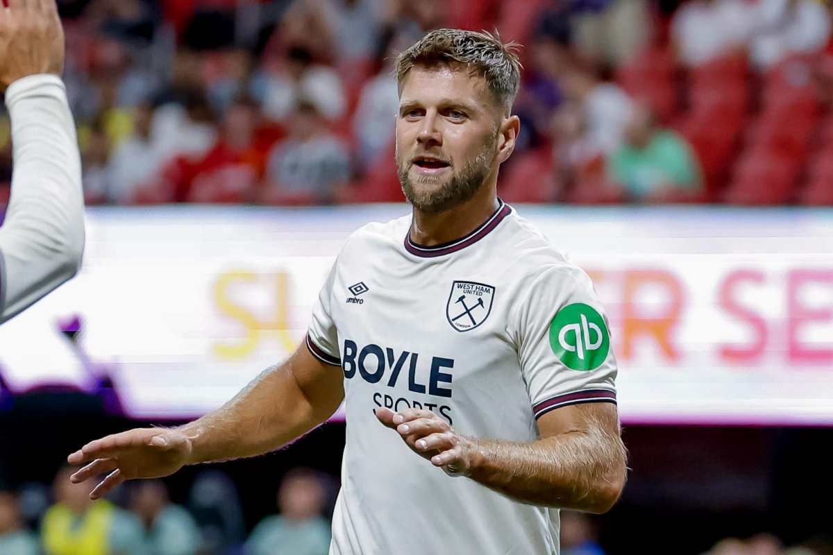 Fullkrug in campo con la maglia del West Ham