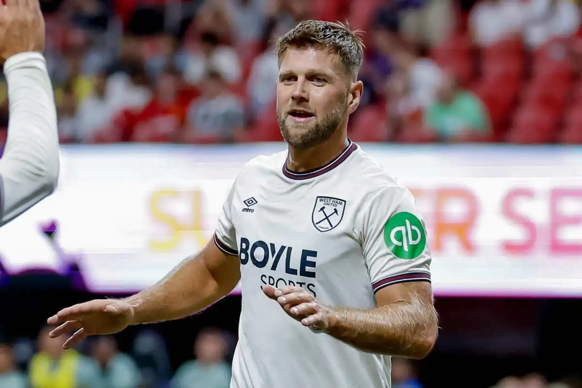 Fullkrug in campo con la maglia del West Ham