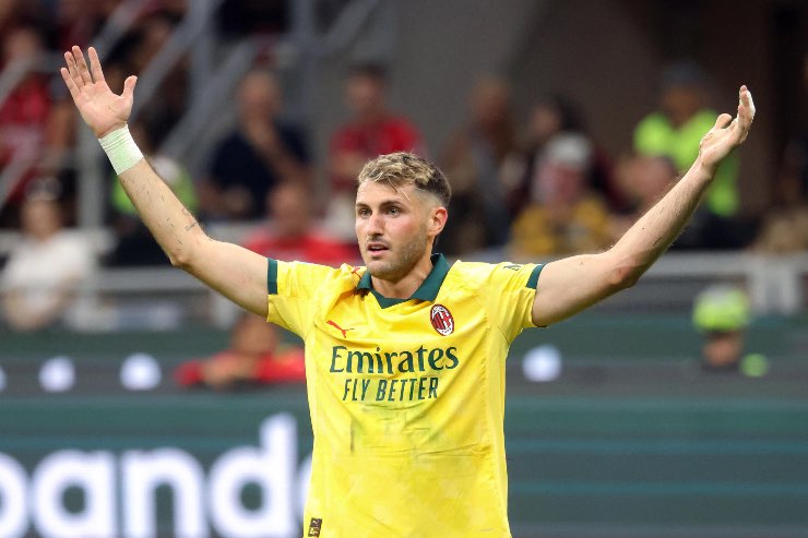 Milan, Gimenez durante una gara con i rossoneri