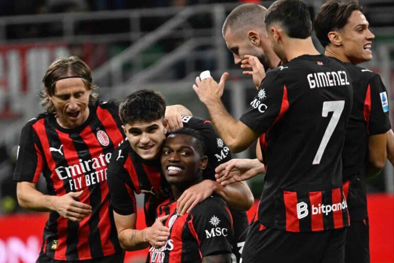 Gruppo Milan nella gara contro il Pisa