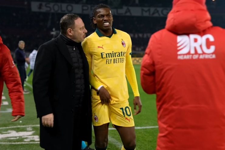 Rafael Leao costretto al cambio durante la sfida contro il Torino per un problema all'adduttore