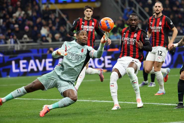 Maignan in azione durante il derby