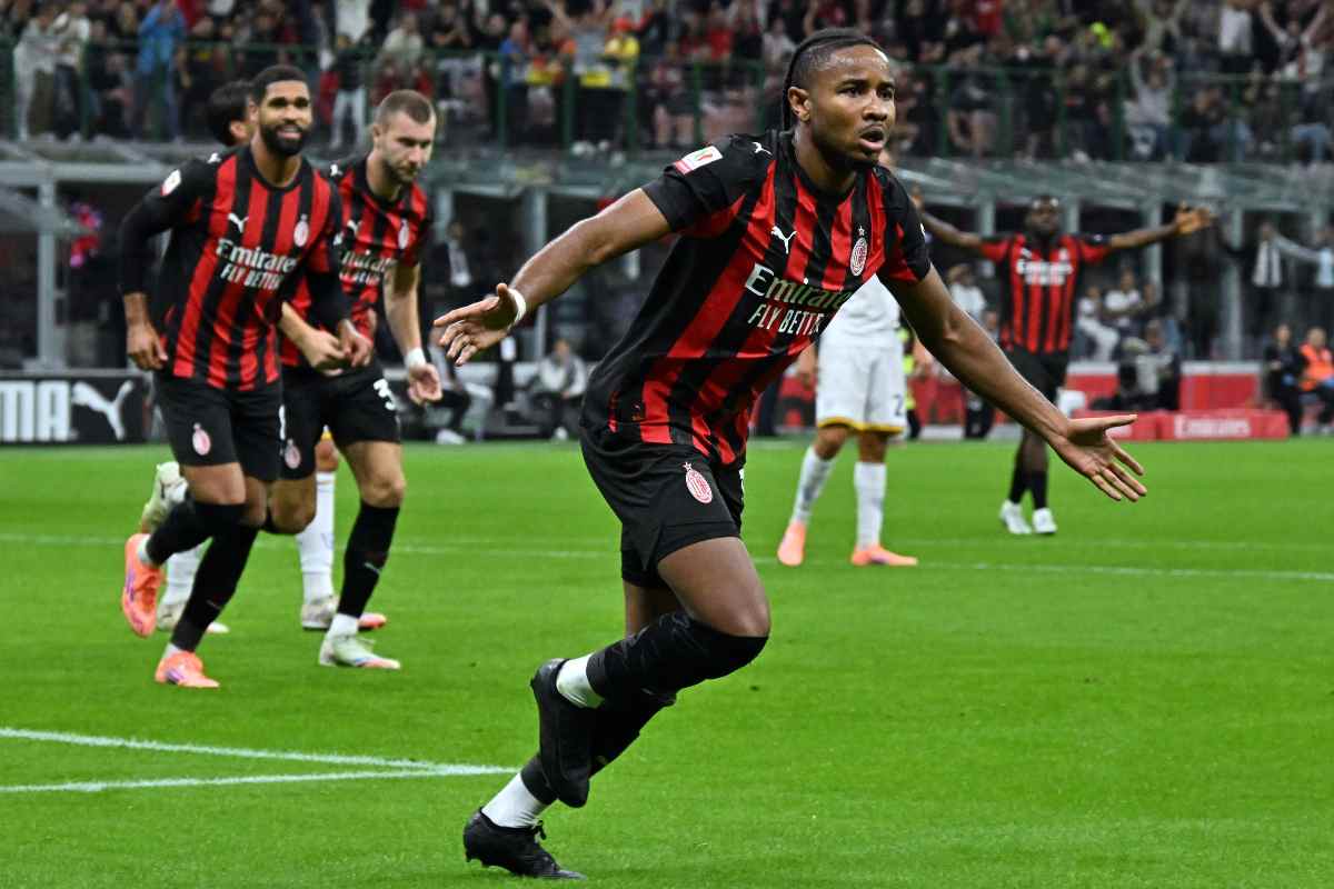 Christopher Nkunku esulta dopo aver segnato nella sfida di Coppa Italia tra Milan e Lecce