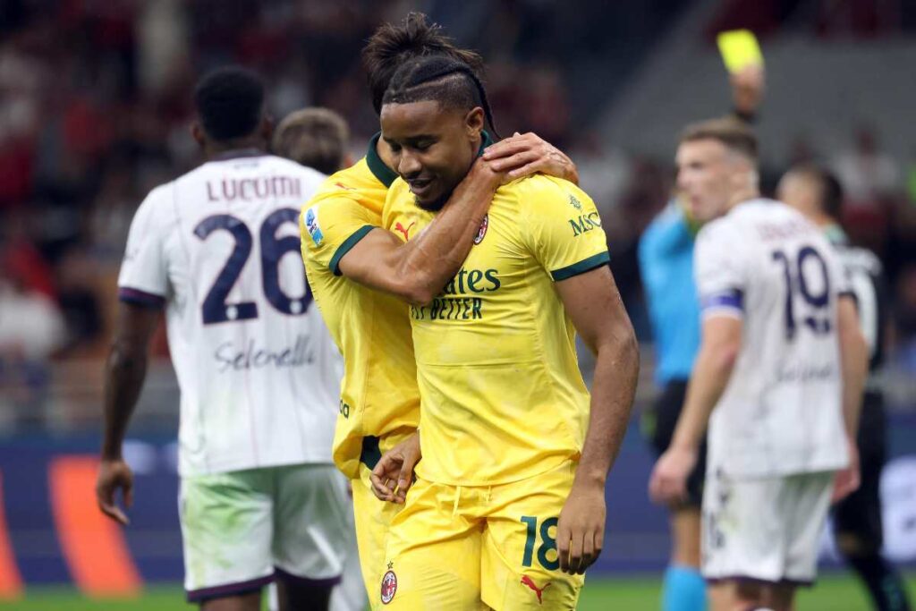 Christopher Nkunku sorride in campo contro il Bologna