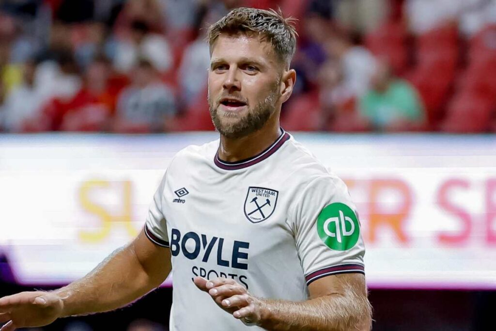 Il nuovo attaccante del Milan Fullkrug esulta dopo un gol