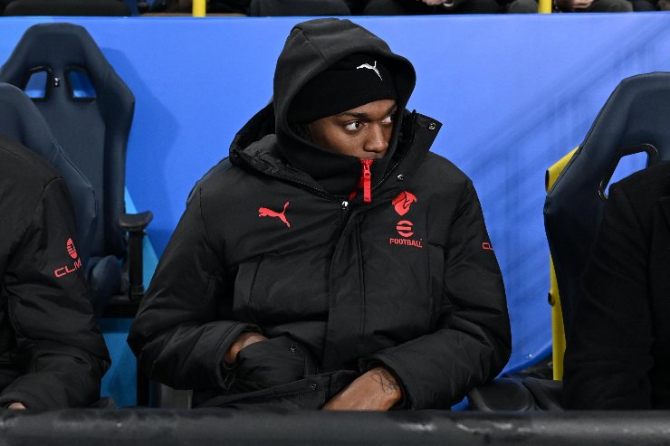 Leao in panchina in Supercoppa con il Milan