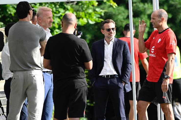 Igli Tare dialoga con Allegri, Furlani e Ibrahimovic