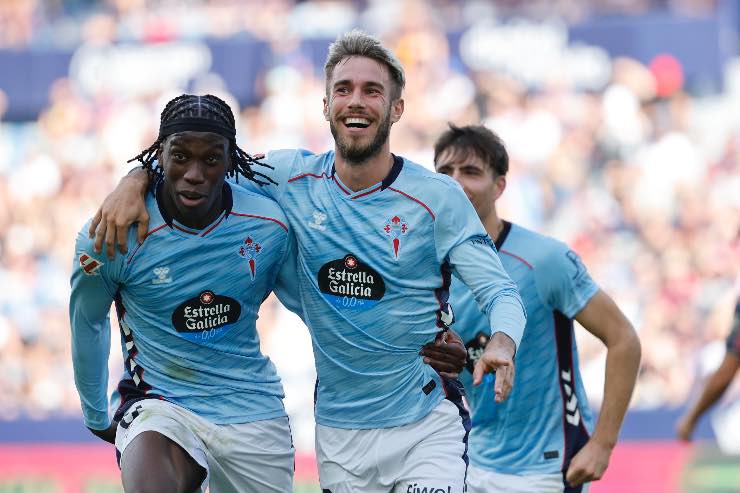 Milan, Oscar Mingueza esulta con la maglia del Celta Vigo