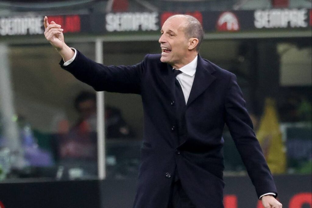Allegri dà indicazioni ai calciatori del Milan durante una gara di Serie A