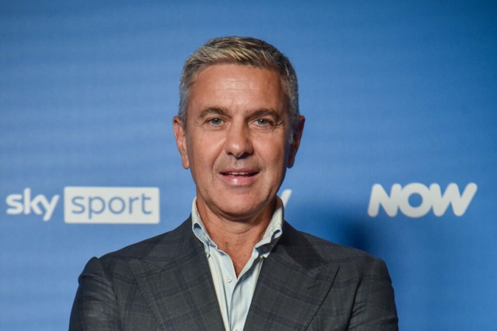 Costacurta sorride ad un evento Sky