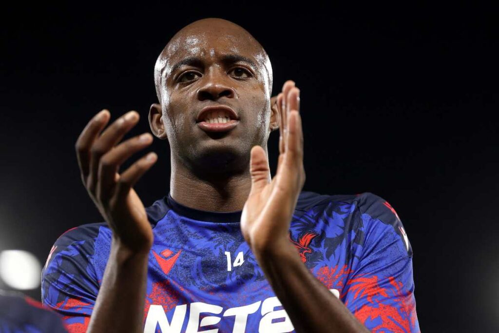 Jean-Philippe Mateta, attaccante del Crystal Palace, applaude