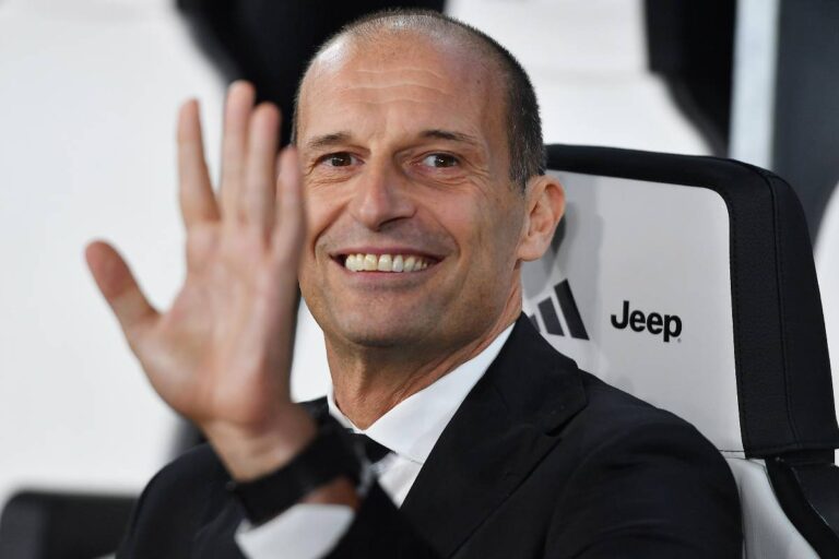 Massimiliano Allegri, tecnico del Milan, in primo piano