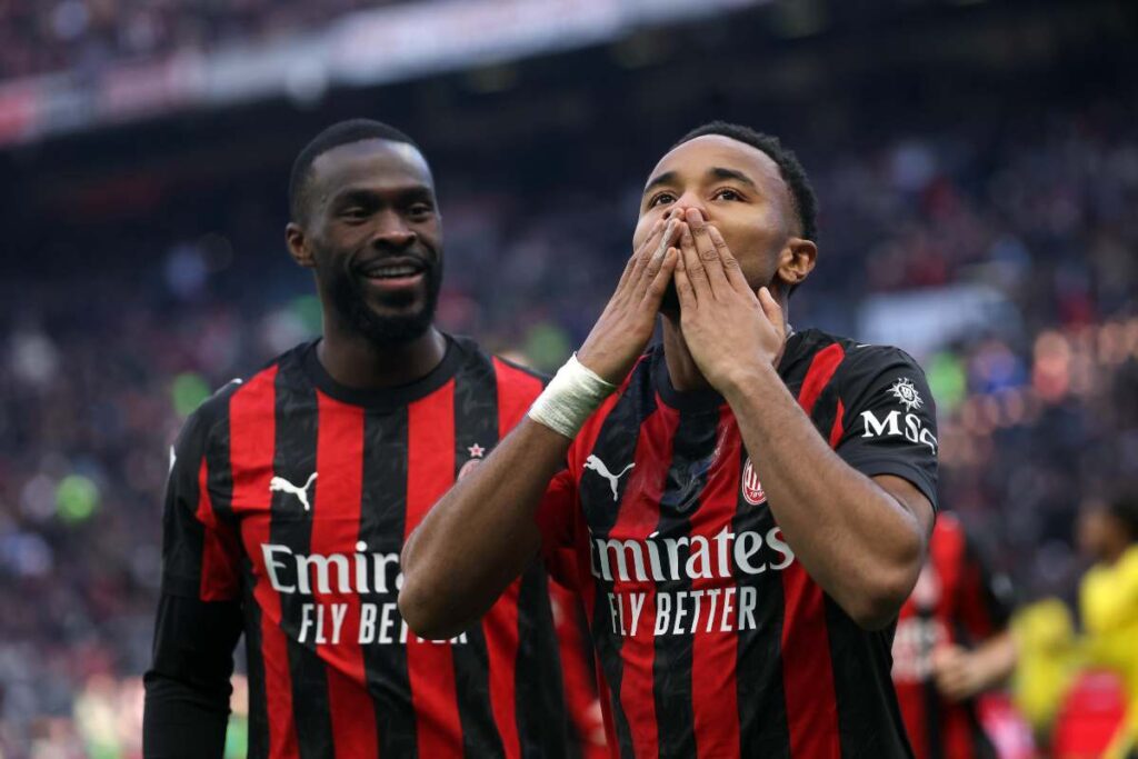 Nkunku con la maglia del Milan