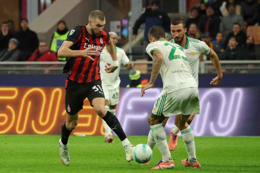 Pavlovic in campo con il Milan