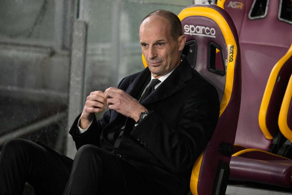 Allegri osserva contro la Roma
