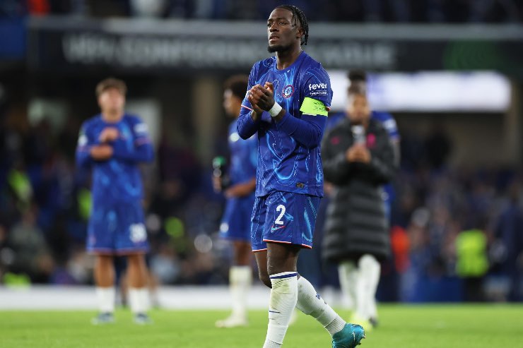Axel Disasi in campo con il Chelsea