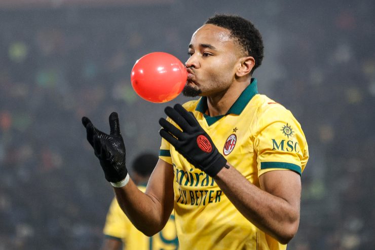 Christopher Nkunku, attaccante del Milan, esulta dopo la rete realizzata contro il Bologna