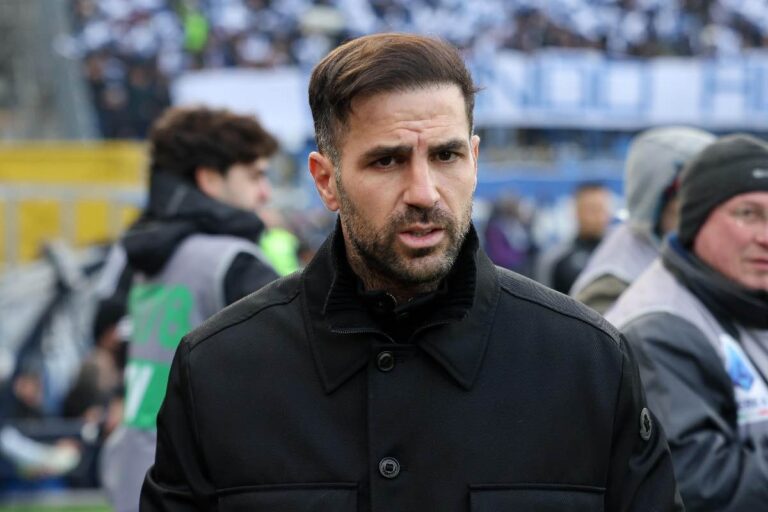 Polemiche di Allegri per il gesto di Fabregas.