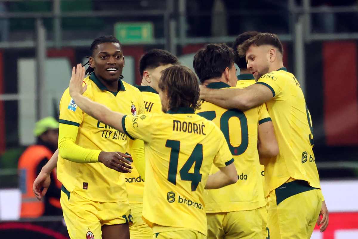 Giocatori de Milan che esultano a San Siro