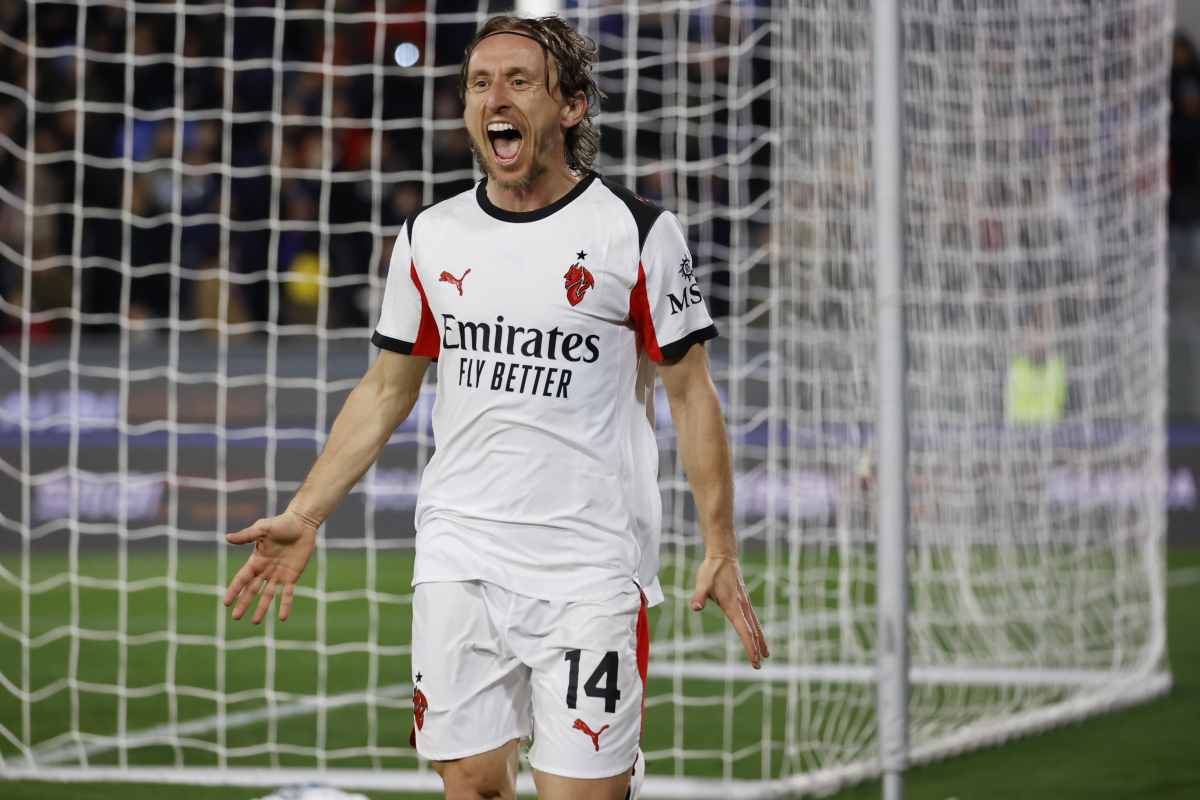 Luka Modric esultando dopo un gol