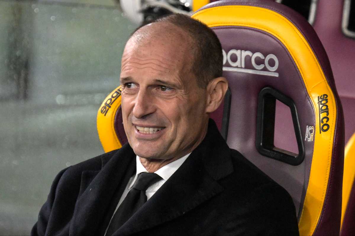 Massimilano Allegri preoccupato in panchina