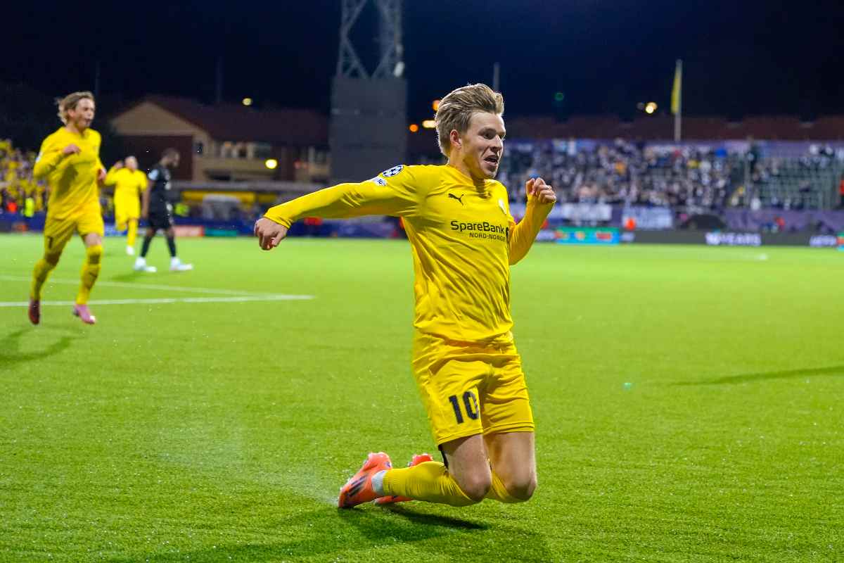 Jens Petter Hauge in primo piano