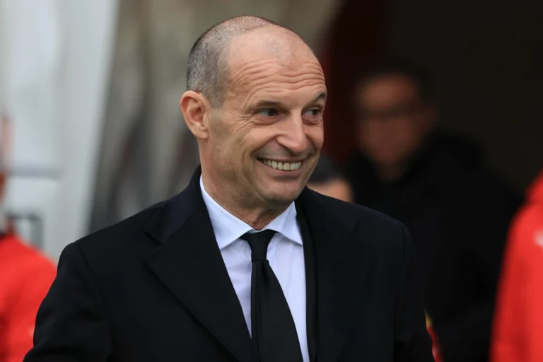 Allegri sorride