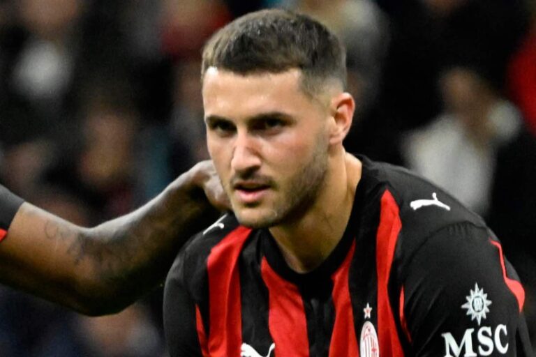 Gimenez con la maglia del Milan