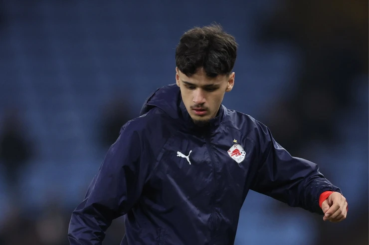 Alajbegovic in campo con la maglia del Salisburgo