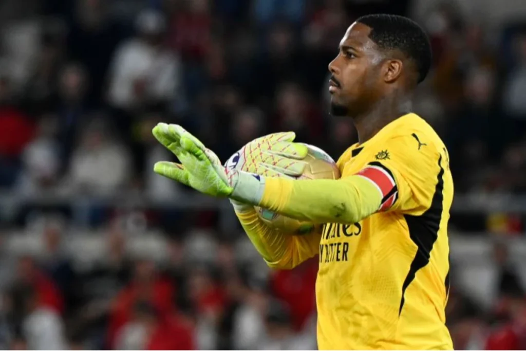 Mike Maignan, portiere del Milan, nella finale di Coppa Italia contro il Bologna