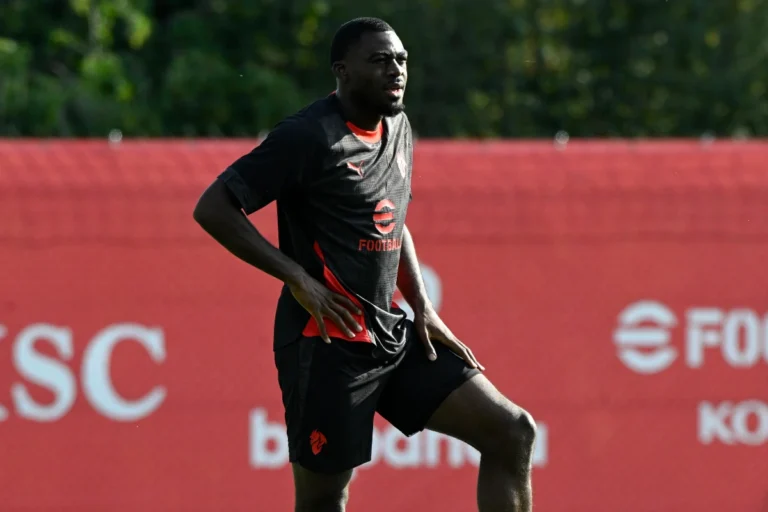 Youssouf Fofana durante l'allenamento del Milan, centrocampista in maglia rossonera