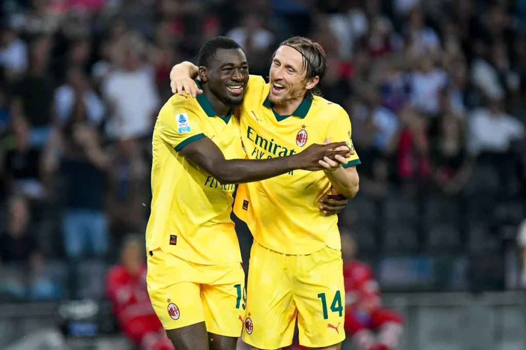 Youssouf Fofana e Luka Modric in campo