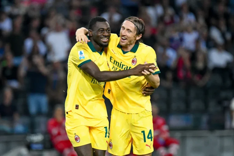 Youssouf Fofana e Luka Modric in campo