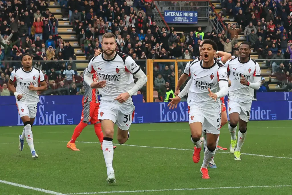 Il gruppo squadra del Milan in campo
