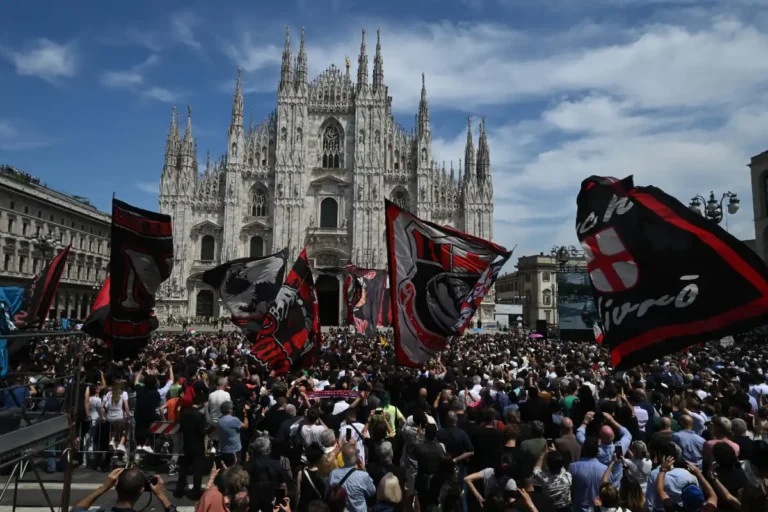 I tifosi del Milan si preparano al derby contro l'Inter