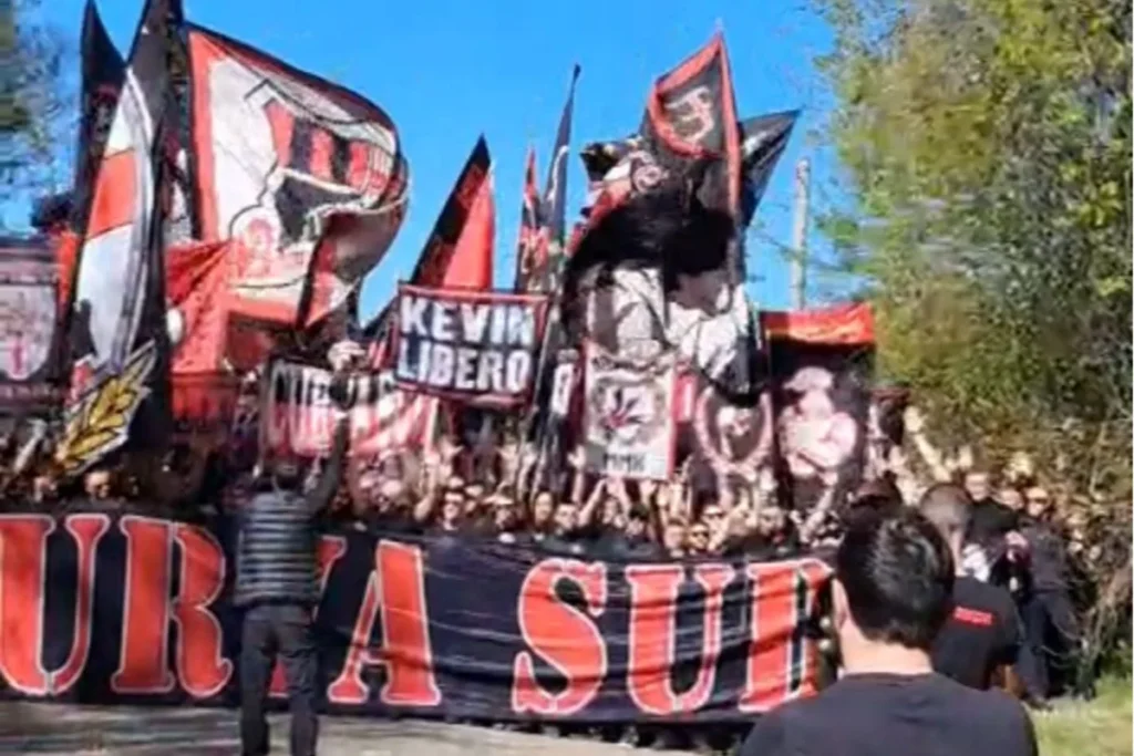 La Curva Sud a Milanello