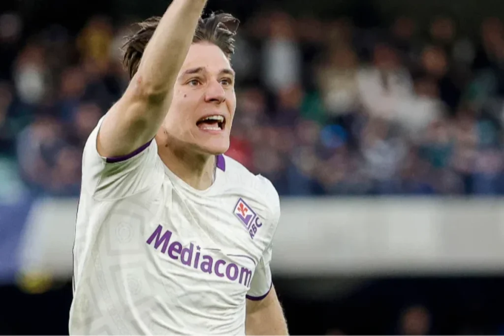 Nicolò Fagioli in azione con la maglia del Milan in campo