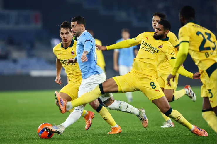 Loftus-Cheek in campo con la maglia del Milan