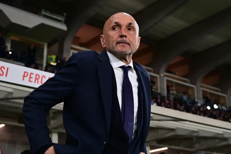 Luciano Spalletti, allenatore della Juventus, sulla panchina durante una partita