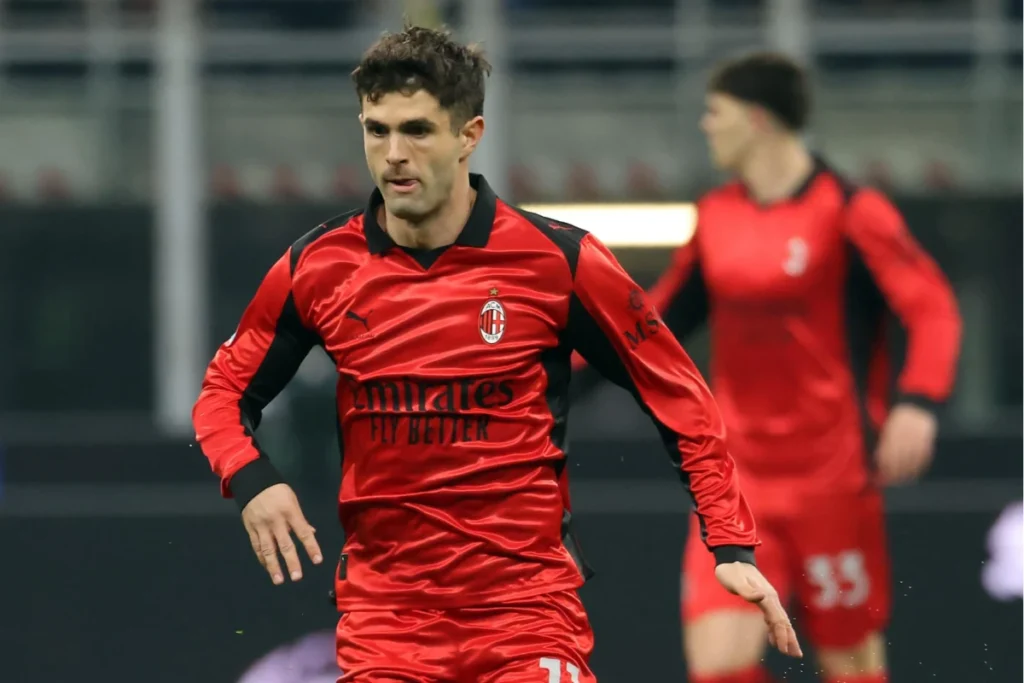 Pulisic in campo con la maglia del Milan