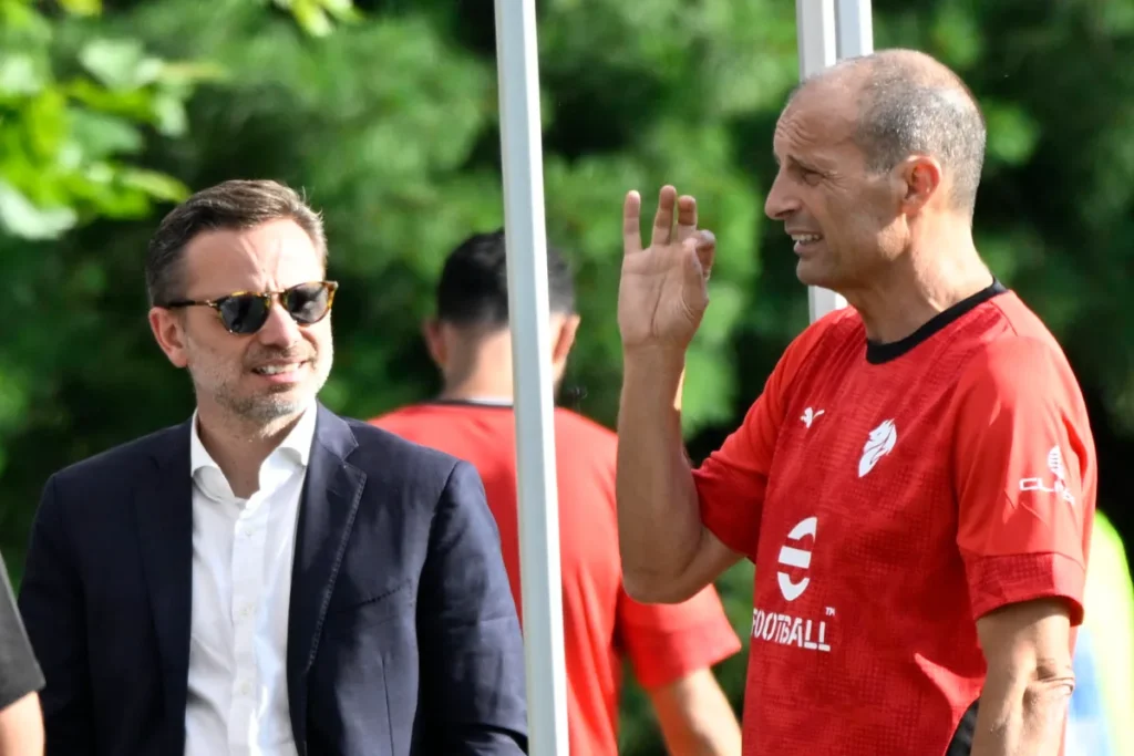 Massimiliano Allegri e Giorgio Furlani in incontro strategico a Milanello