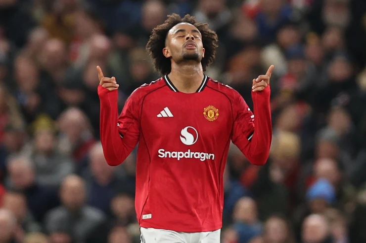 Lo United di Zirkzee contro il Milan