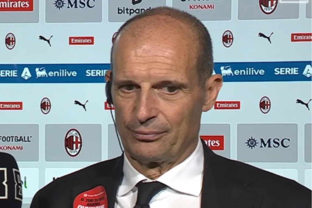 Massimiliano Allegri in conferenza stampa nel post partita con microfoni davanti
