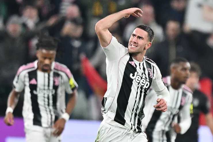 Dusan Vlahovic in campo con la Juventus