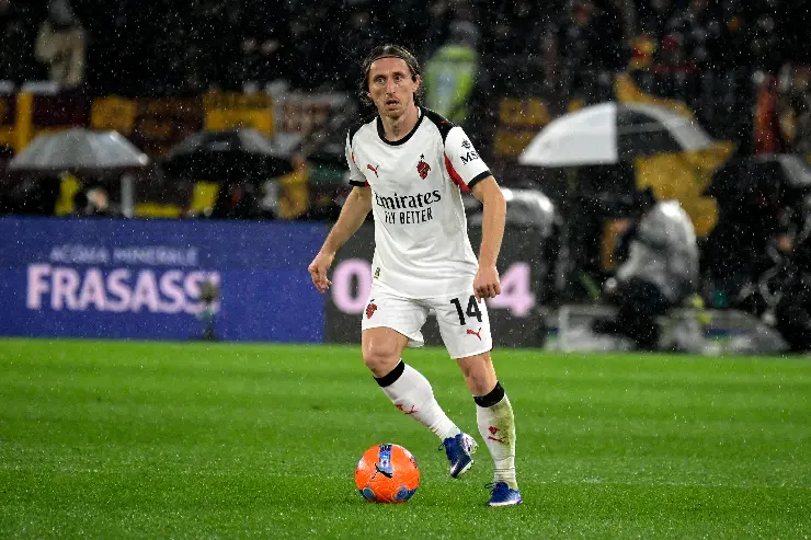 Luka Modric, centrocampista del Milan, nel corso del match contro la Roma