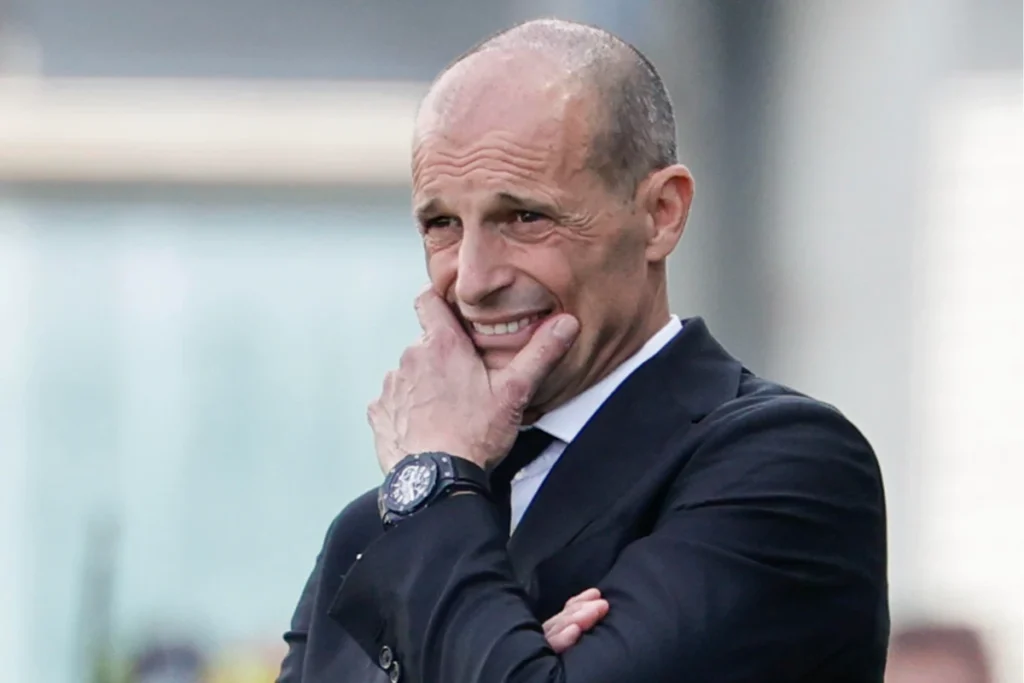 Massimiliano Allegri, allenatore del Milan, sorride durante una conferenza stampa